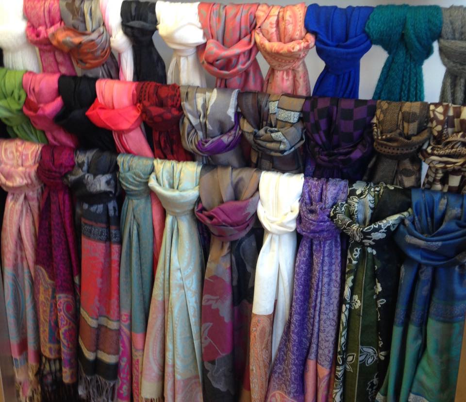 SCARVES - 25 DIFFERENT WAYS TO TIE