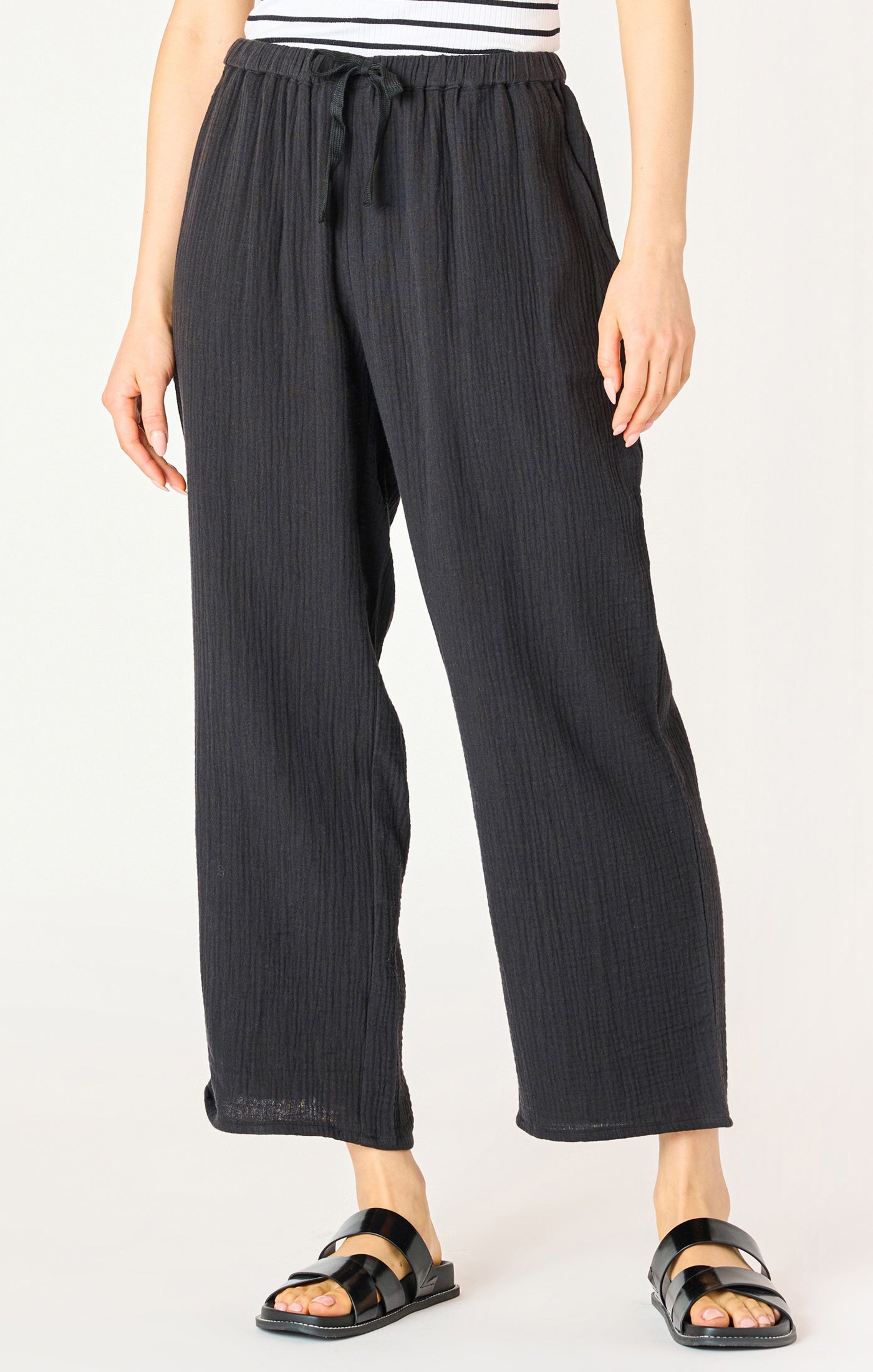 TEXTURED PANT