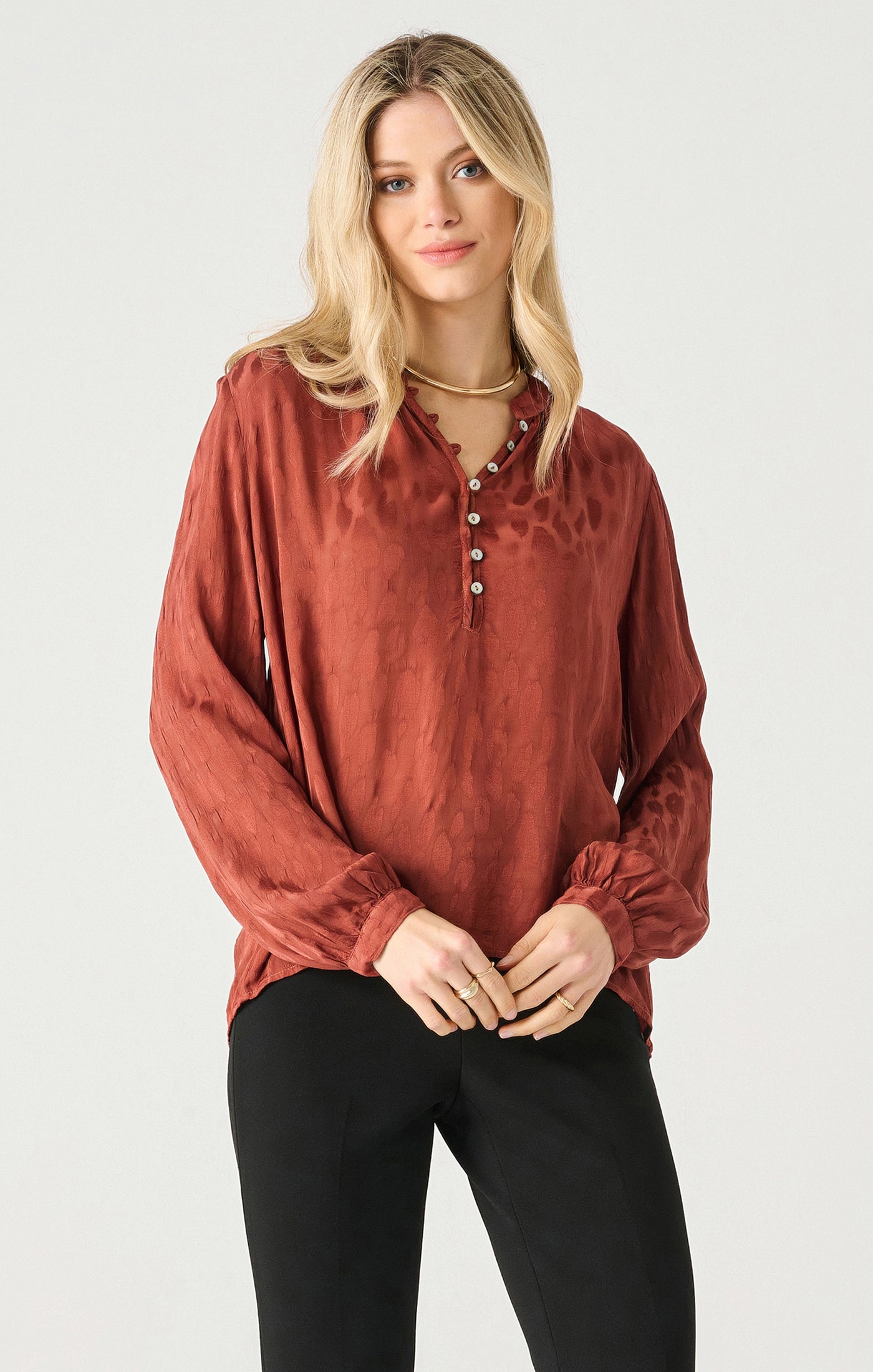 HALF PLACKET JACQUARD BLOUSE by Dex